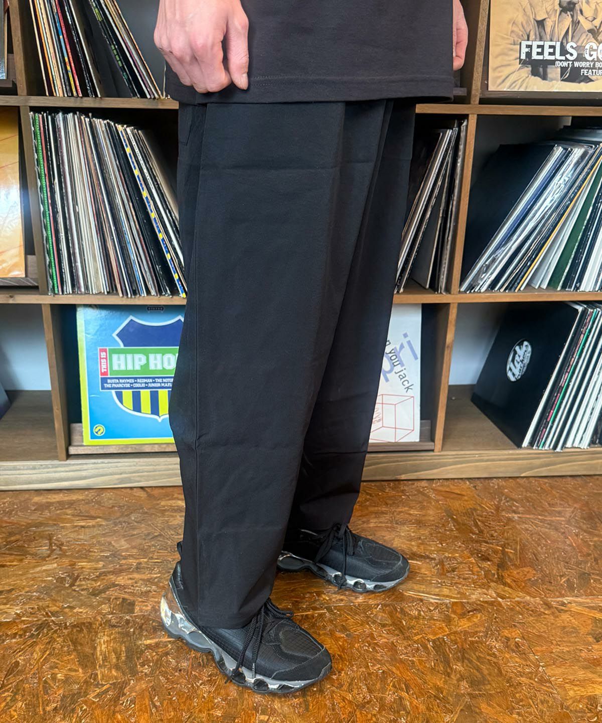 VOIRY ヴォイリー サンデーパンツ 黒 ブラック