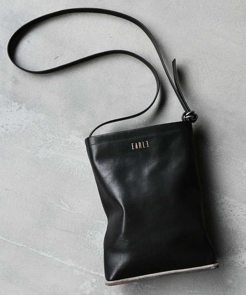EARLE ショルダーバッグ