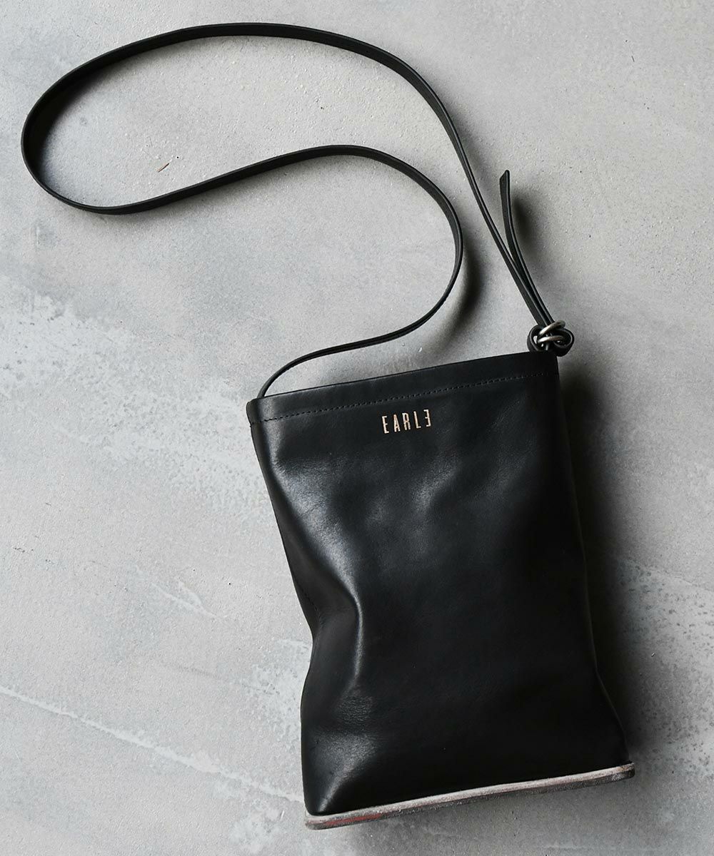 EARLE ショルダーバッグ