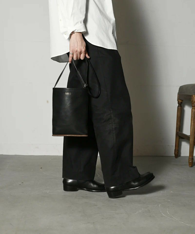 EARLE ショルダーバッグ