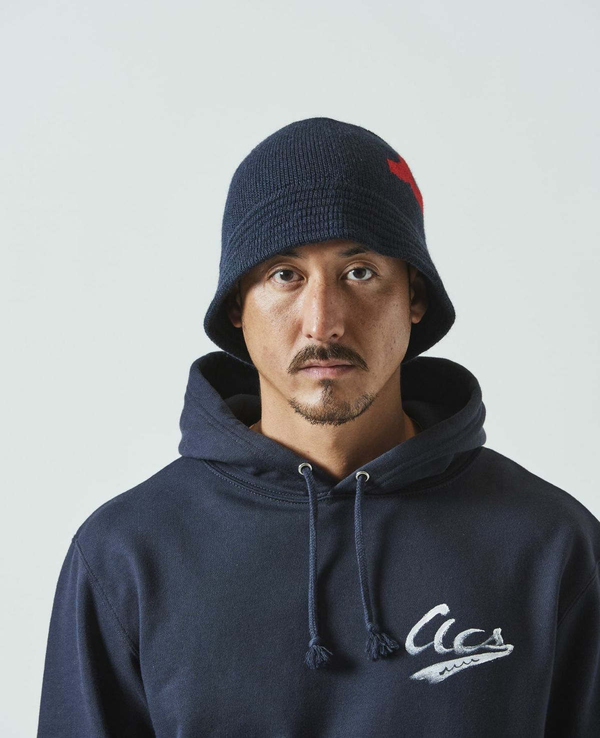 ACANTHUS アカンサス muta ロゴニットバケットハット MA2344