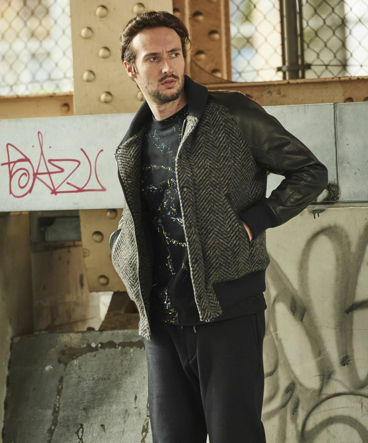 ACANTHUS アカンサス スタジャン