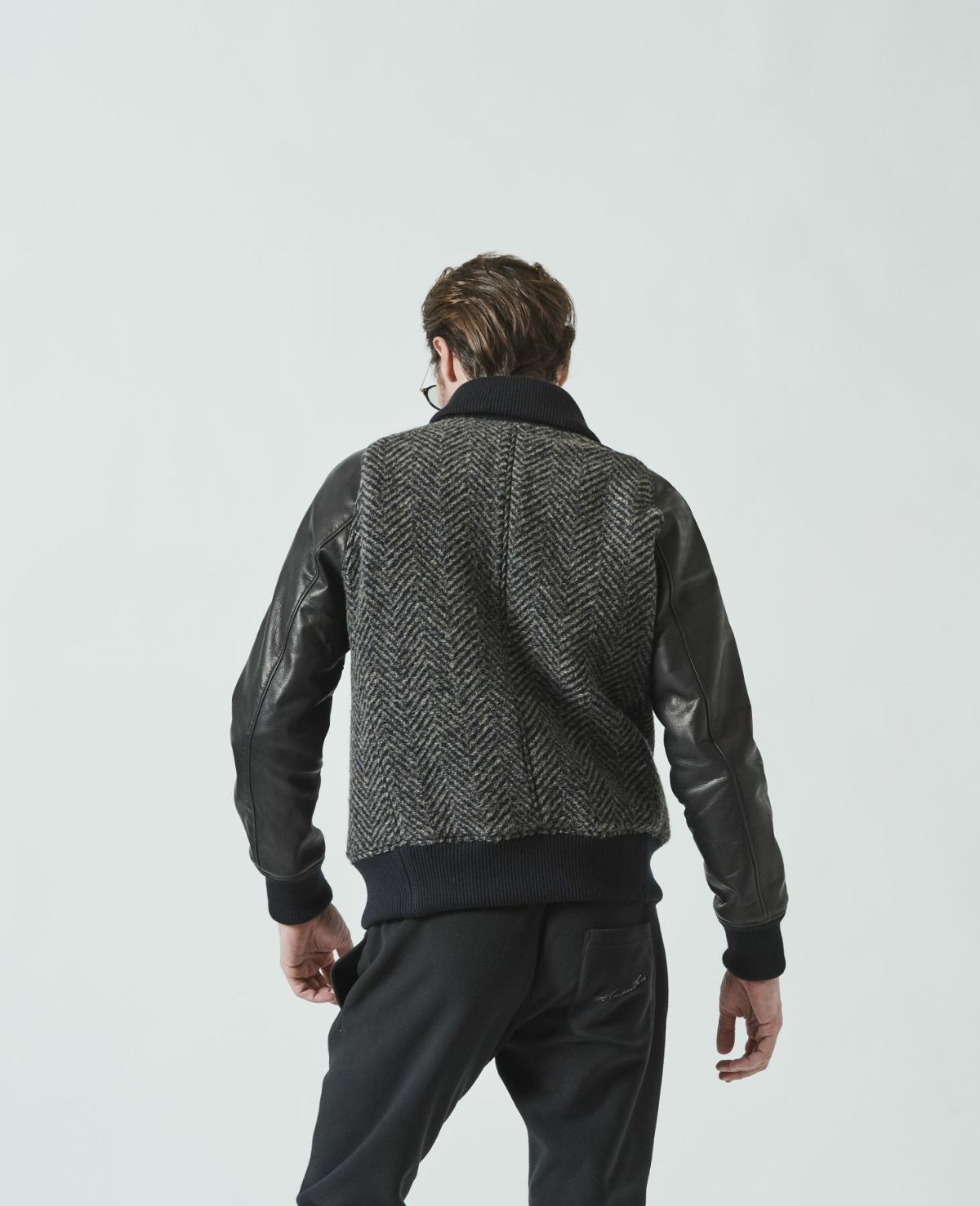 ACANTHUS アカンサス スタジャン