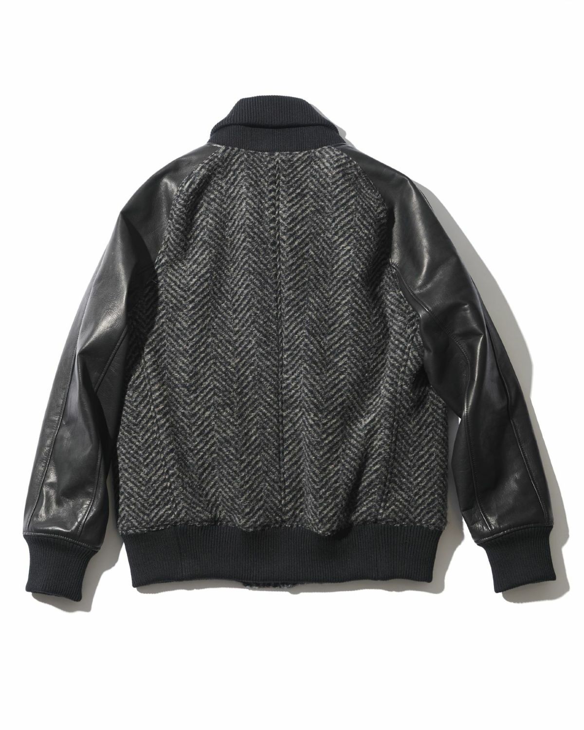 ACANTHUS アカンサス スタジャン